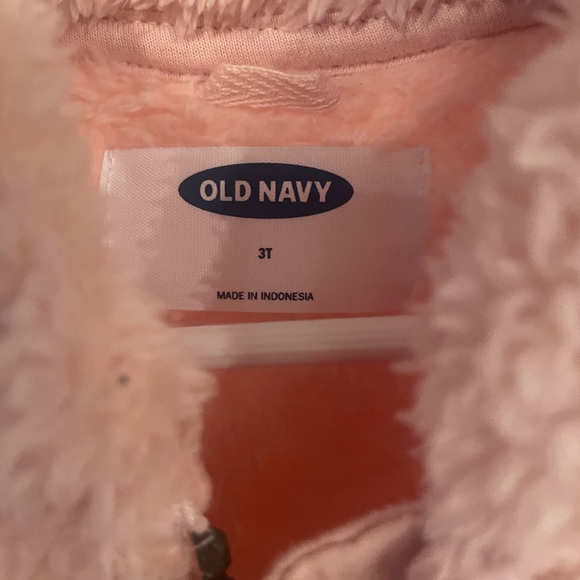 Fuzzy pink vest - Picture 2 of 2